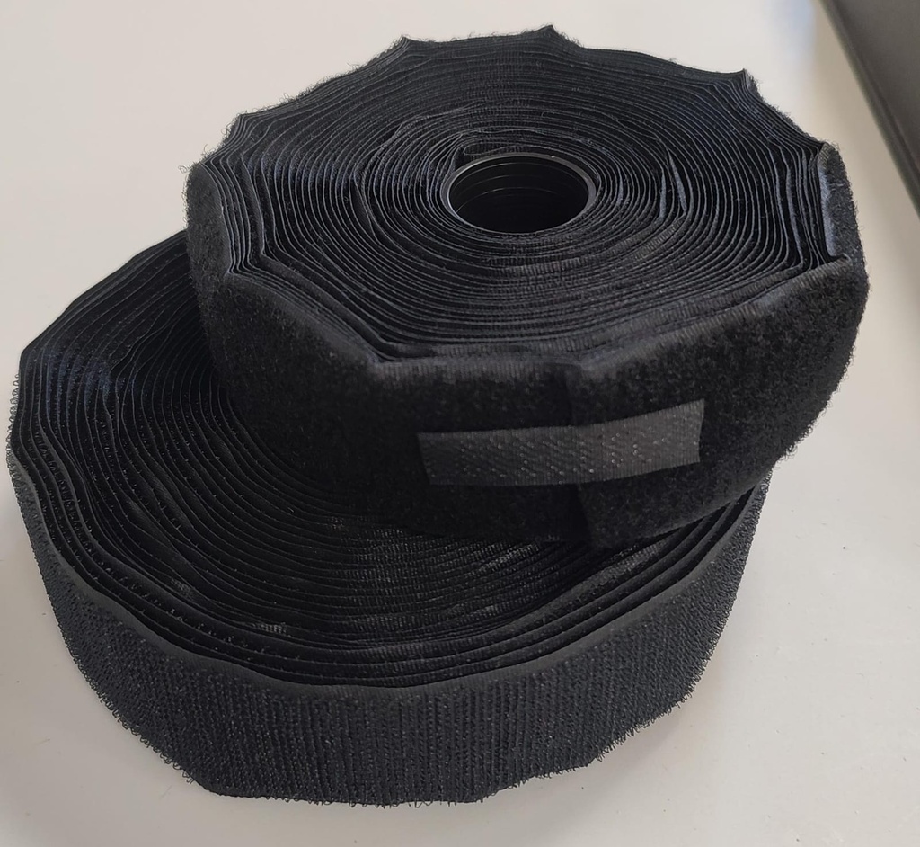 Abrojo 50mm en tira soldable negro x 10mt